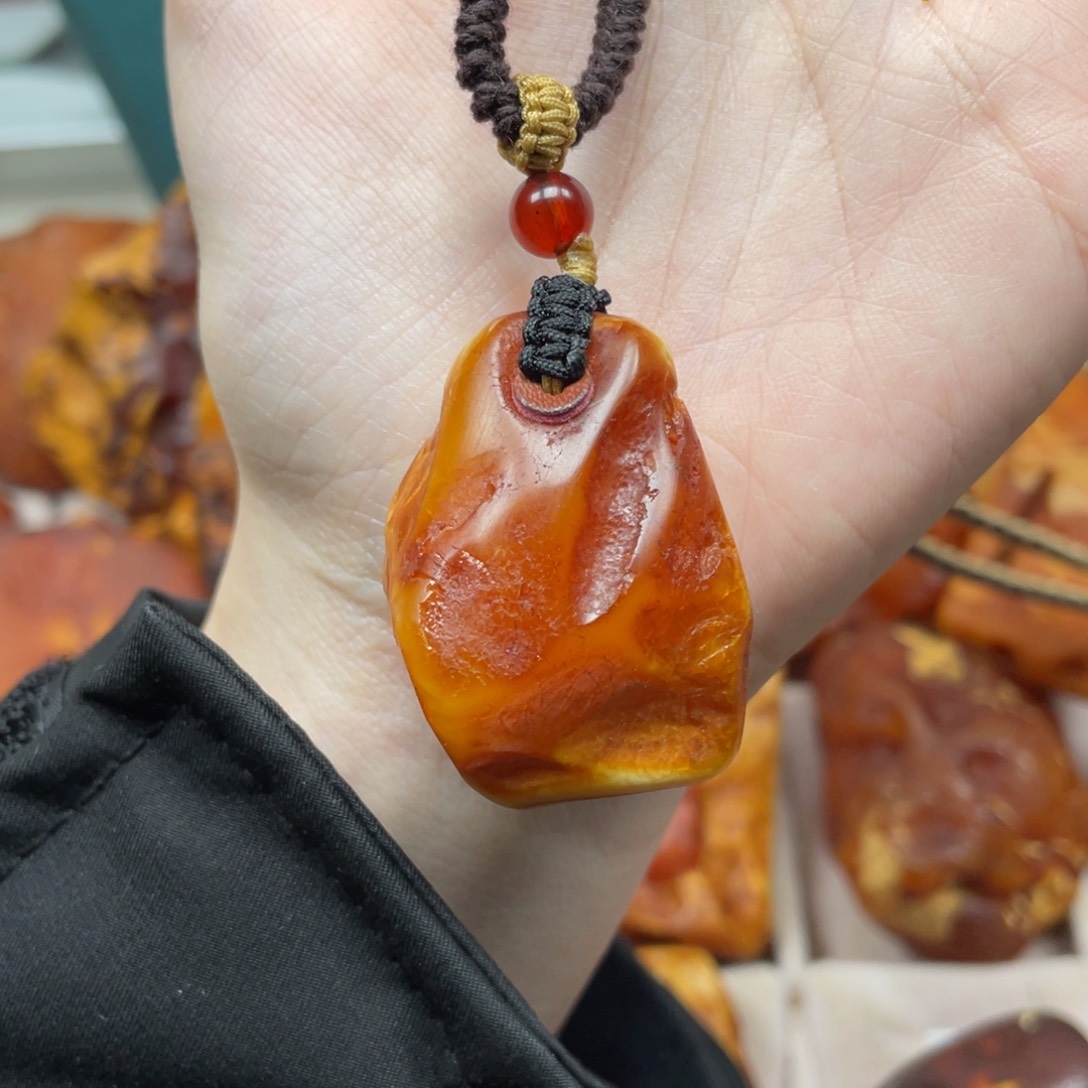 琥珀珠宝奇石未镶嵌