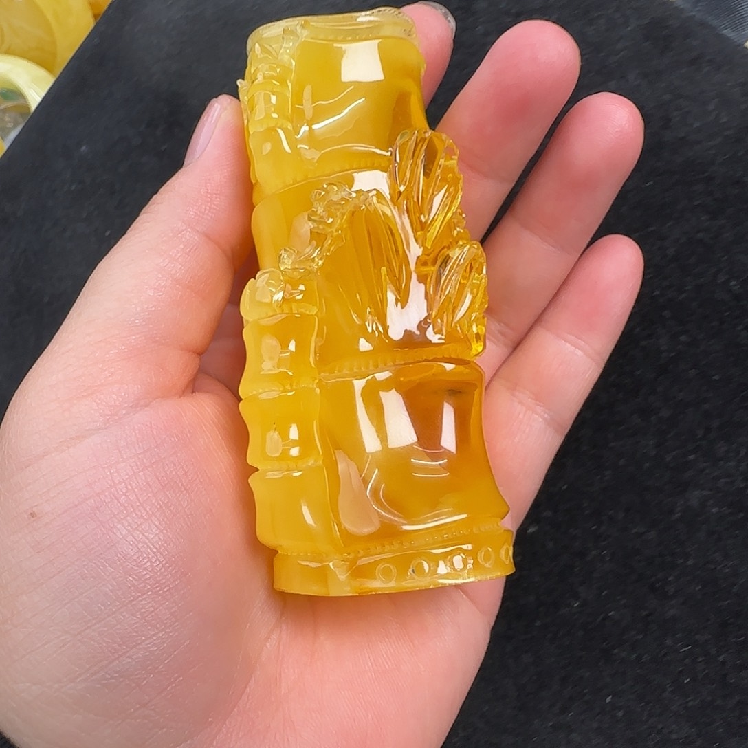 蜜蜡未镶嵌珠宝奇石