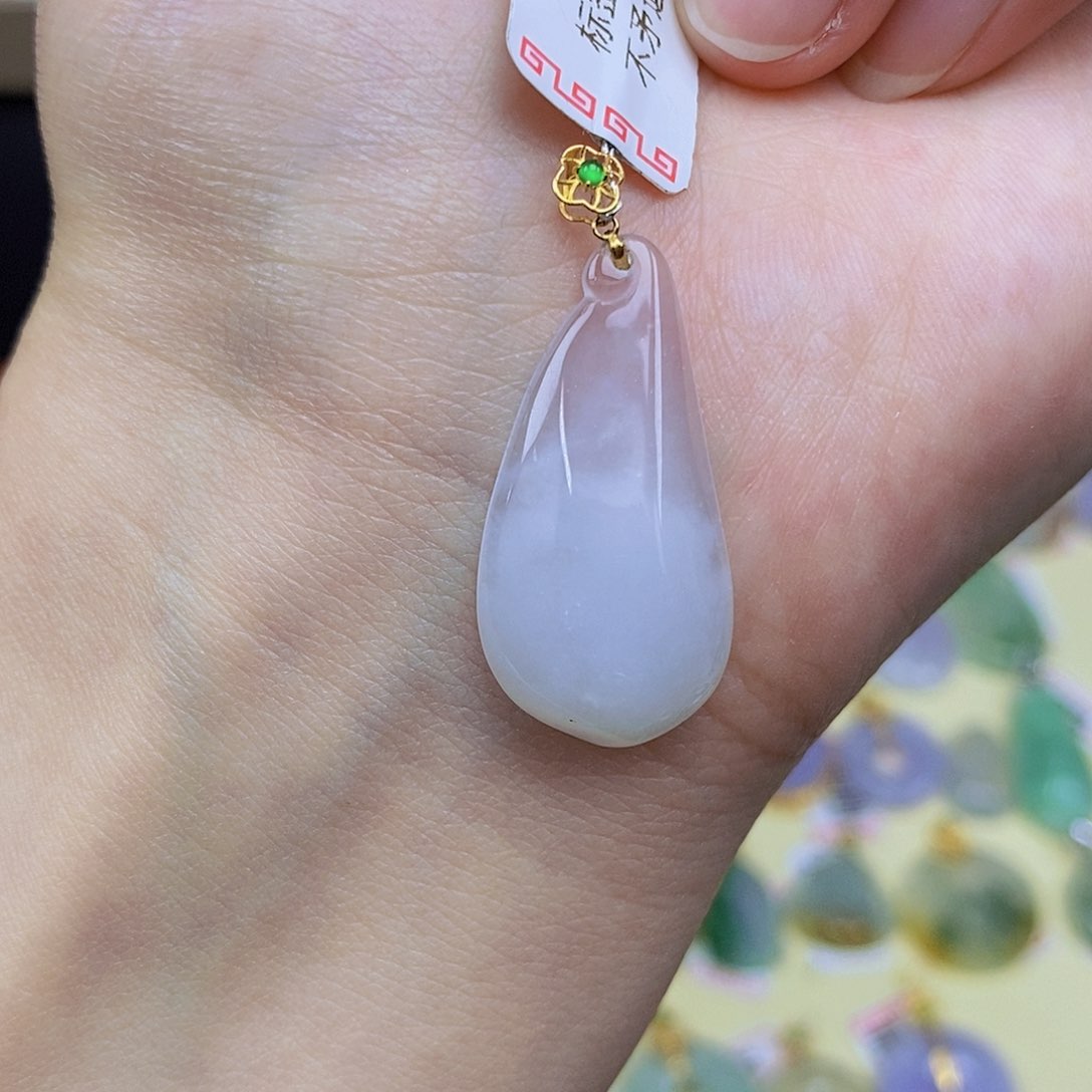 翡翠颈饰18K金镶嵌翡翠