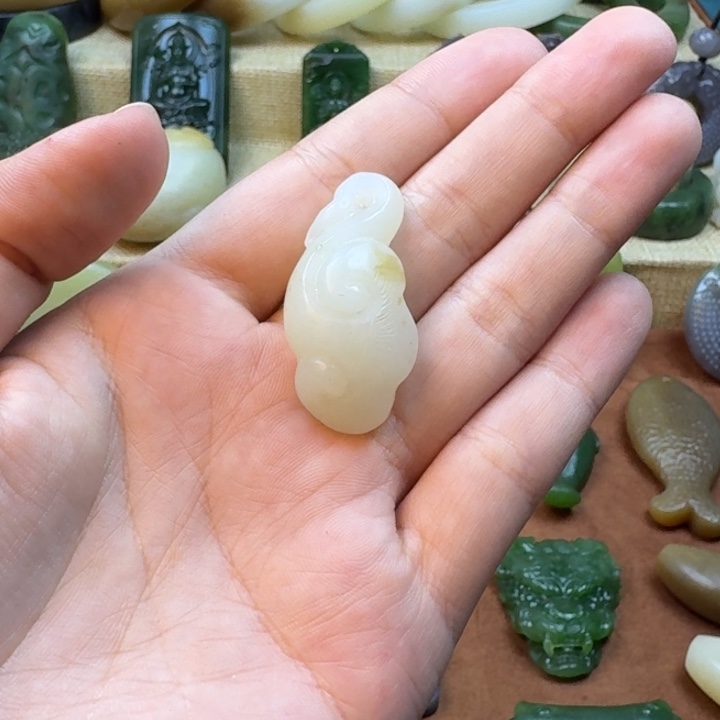 和田玉未镶嵌颈饰