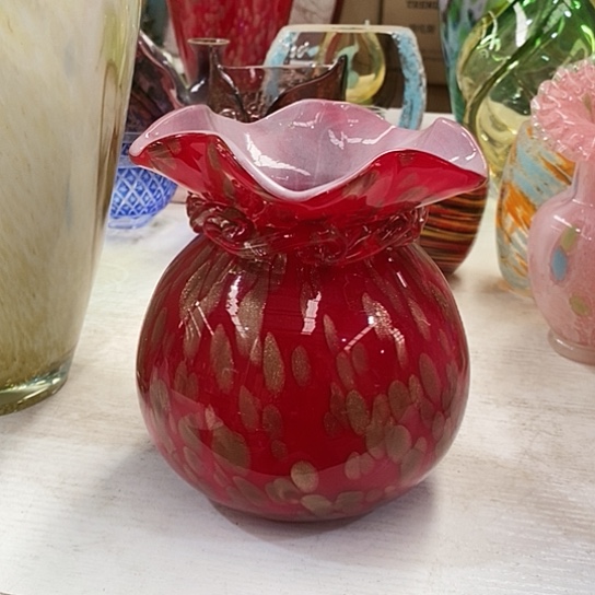 琉璃花瓶高17厘米口径6厘米