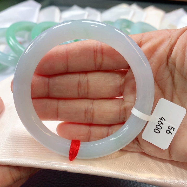 翡翠手镯未镶嵌565666565