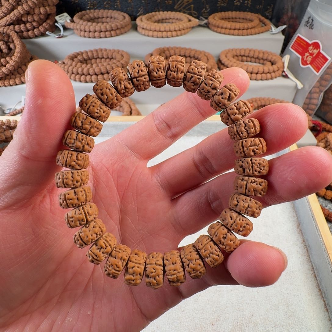 金刚菩提吊坠薄切老树王