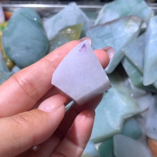 翡翠未镶嵌颈饰翡翠边角料