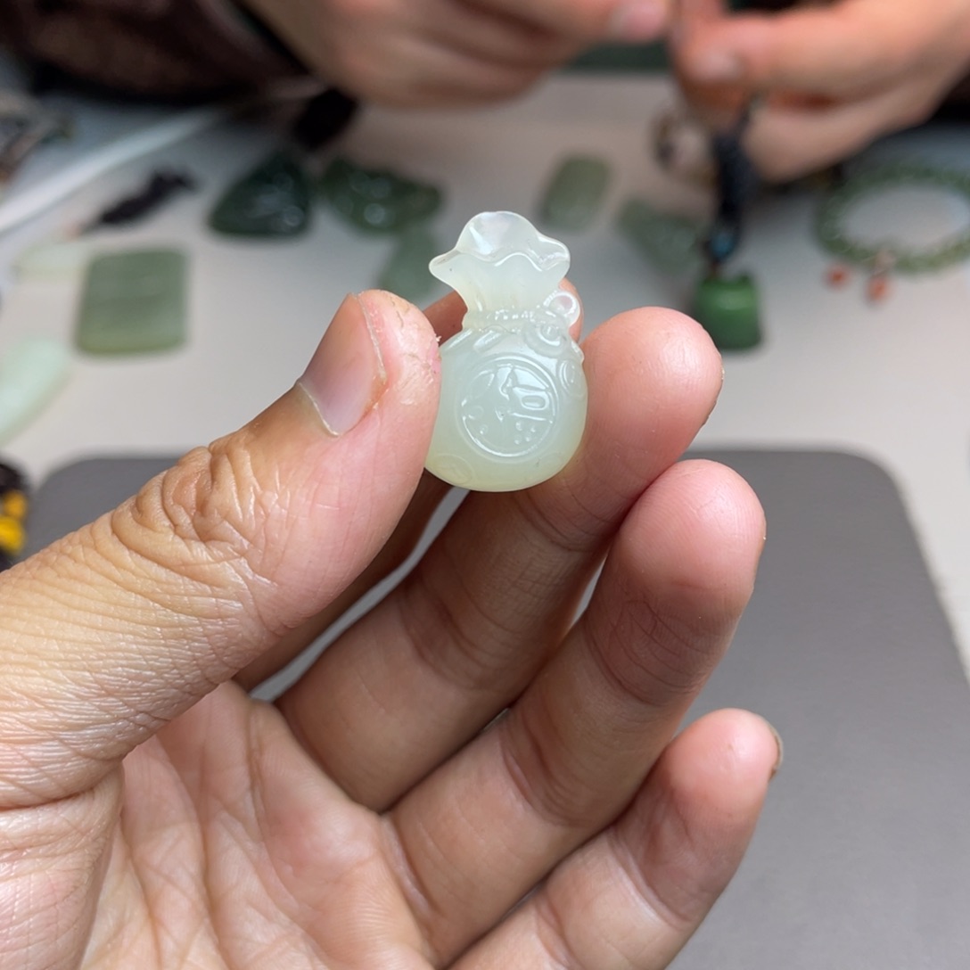 和田玉颈饰未镶嵌