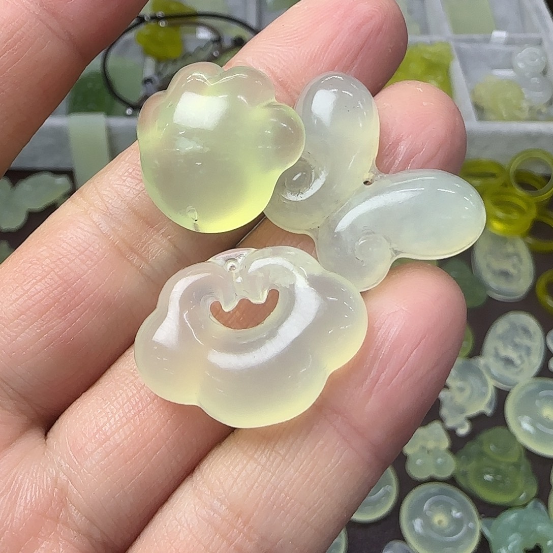 蛇纹石玉合金颈饰