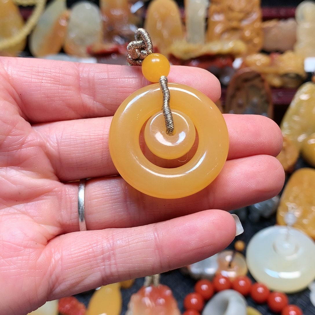 石英质玉（黄龙玉）挂件未镶嵌