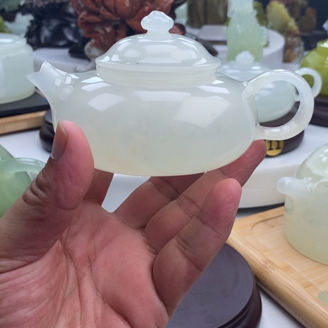 孤***云岫玉未镶嵌四大名玉壶
