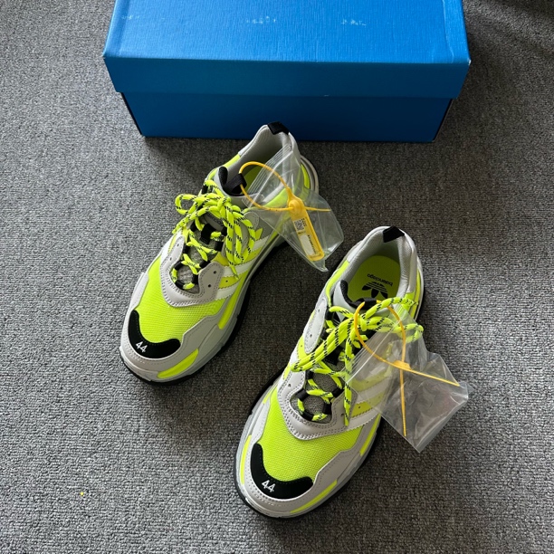 未使用 Balenciaga/巴黎世家 44码 triples联名款男士老爹鞋