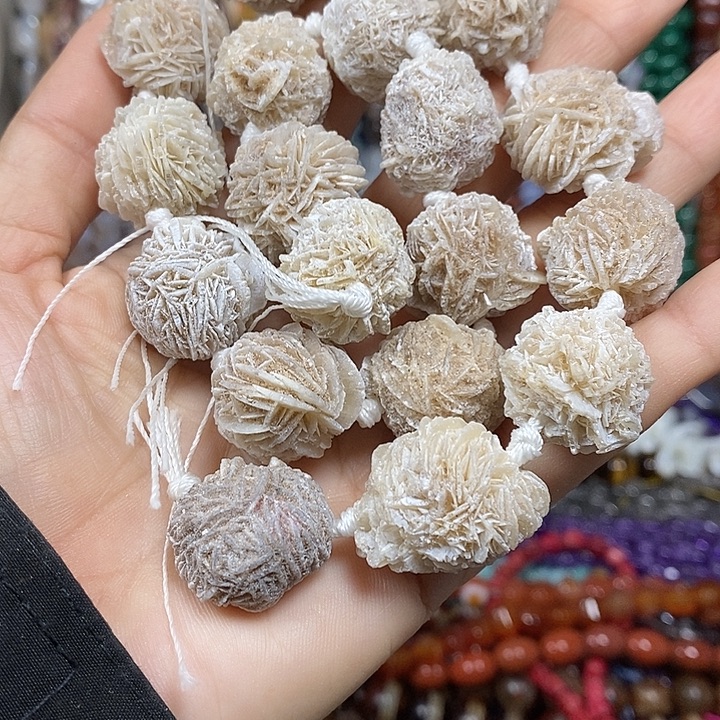 玛瑙/玉髓未镶嵌珠宝半成品天然沙漠玫瑰一条