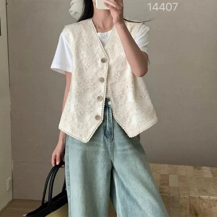 14407 SANFAN新款设计款V领蕾丝勾花背心马甲
