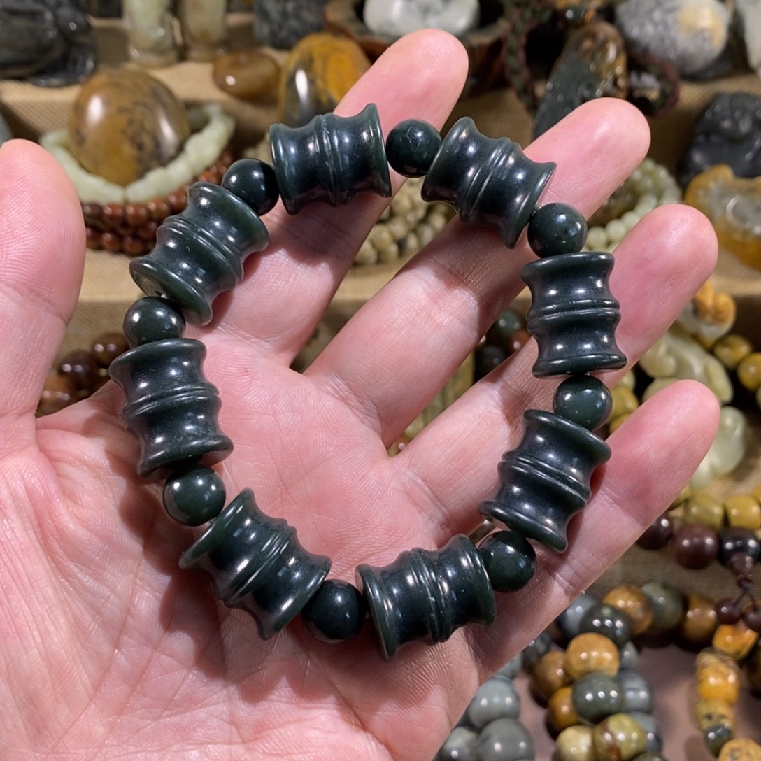 岫岩河磨玉（透闪石质玉）未镶嵌挂件