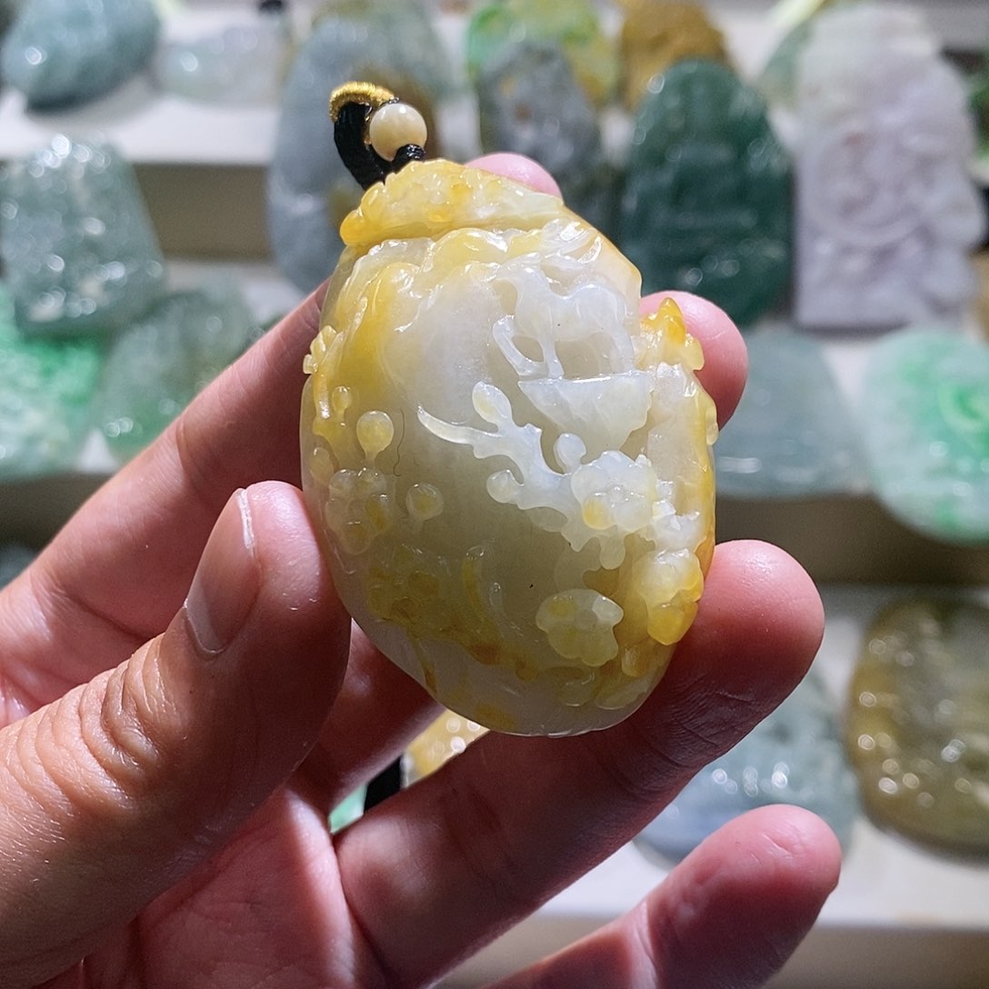 【闪购商品】翡翠颈饰未镶嵌鹿牌