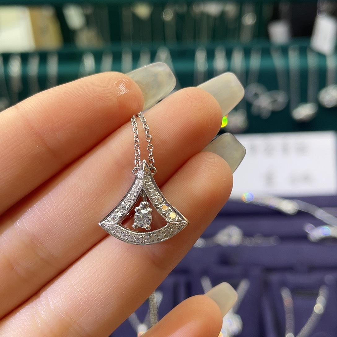 合成钻石铂Pt950镶嵌颈饰裙子项链6g