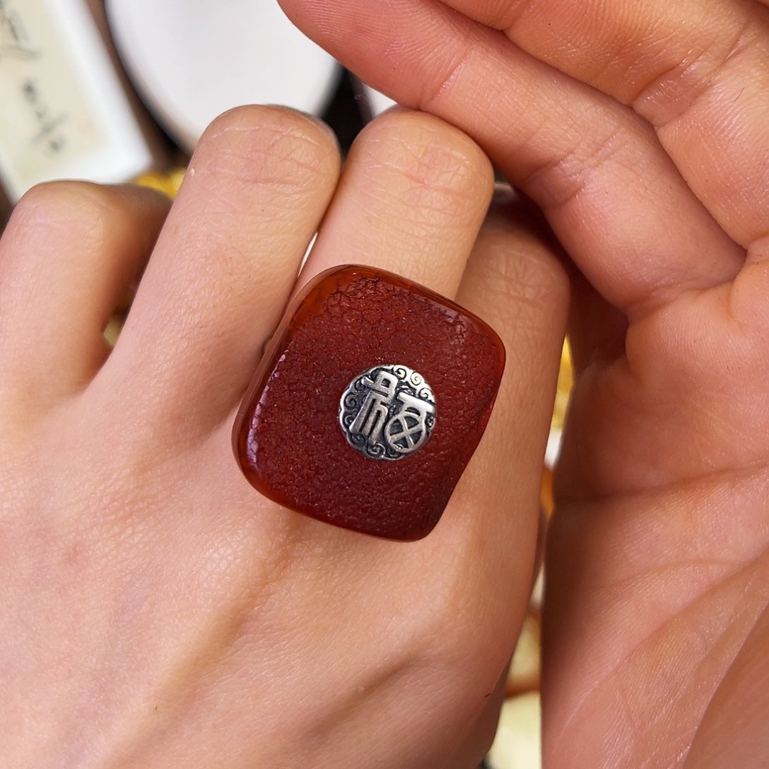 琥珀珠宝奇石未镶嵌，