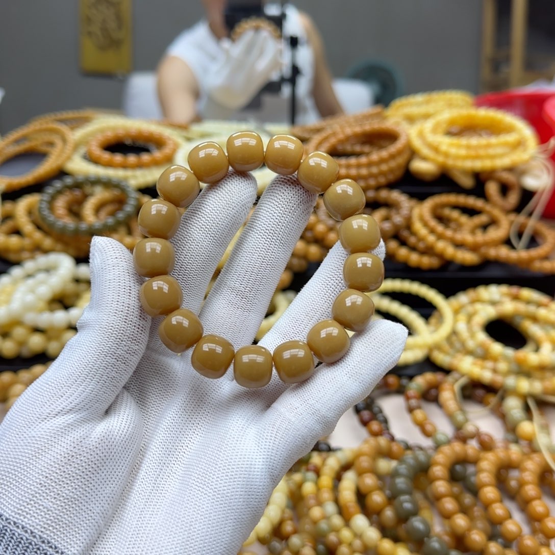 绿***头手串菩提根/象牙果13.14 8到10年 鬼工