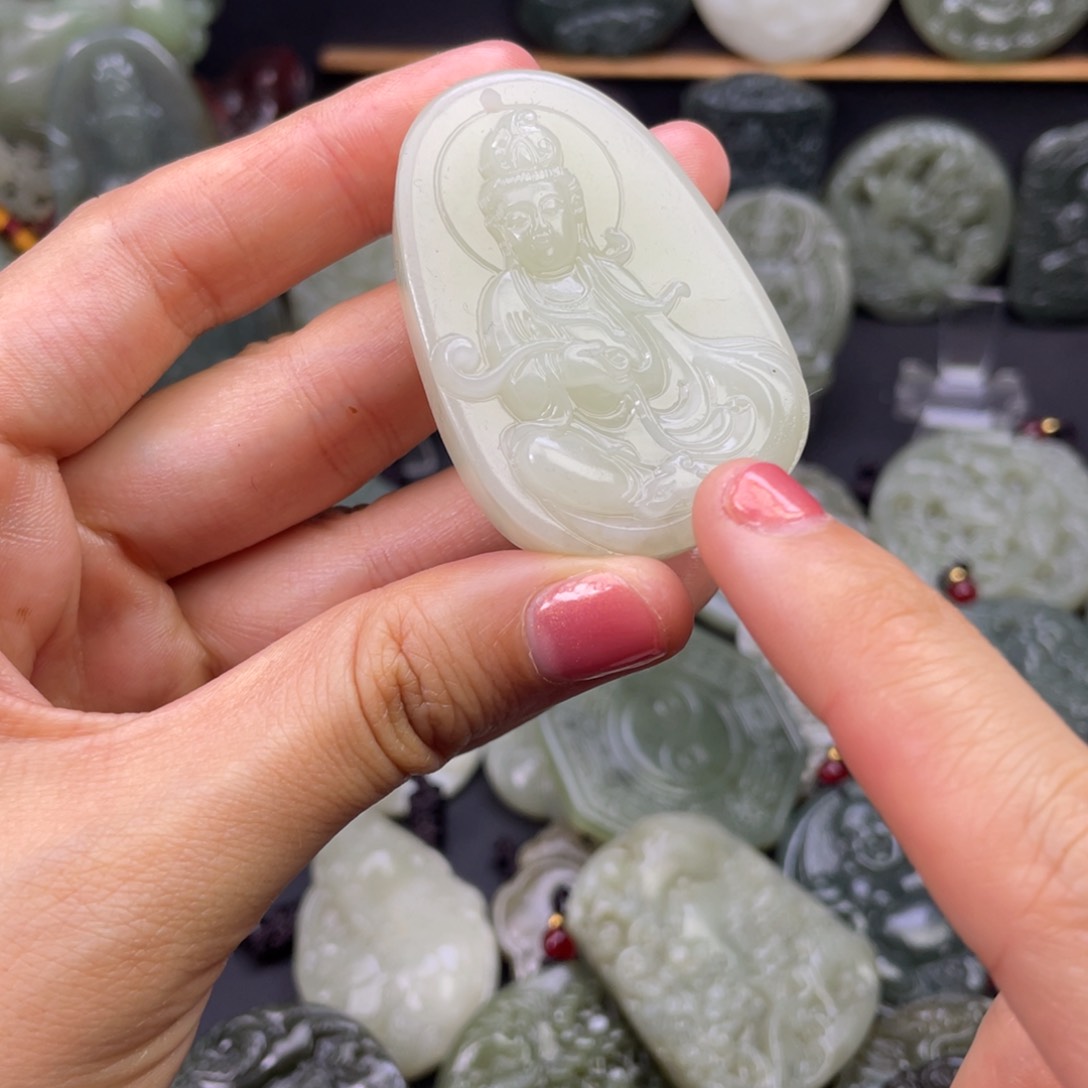 和田玉颈饰未镶嵌