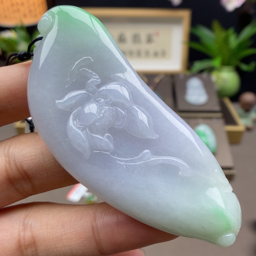 翡翠未镶嵌颈饰吊坠