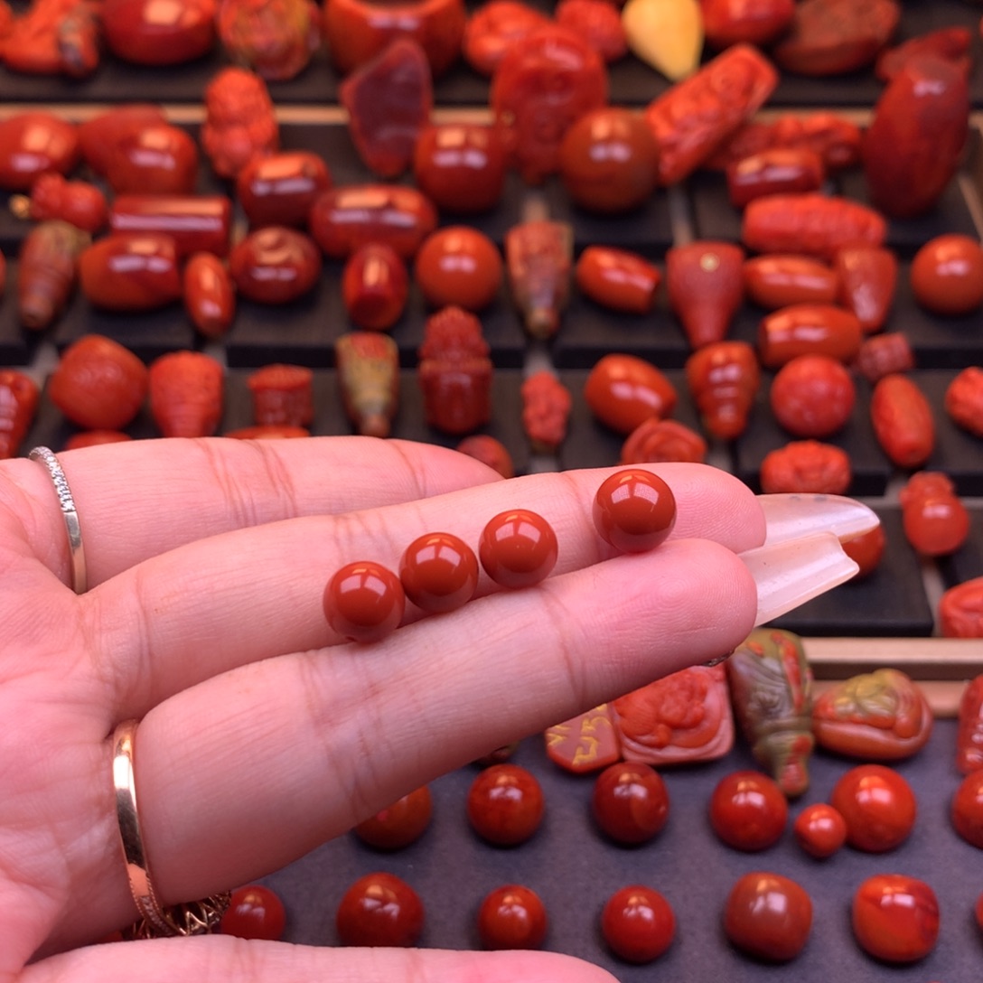 马***风南红玛瑙未镶嵌川料原矿圆珠套装