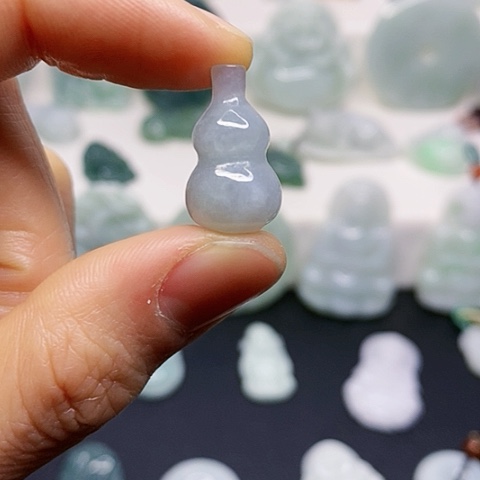 翡翠颈饰未镶嵌吊坠