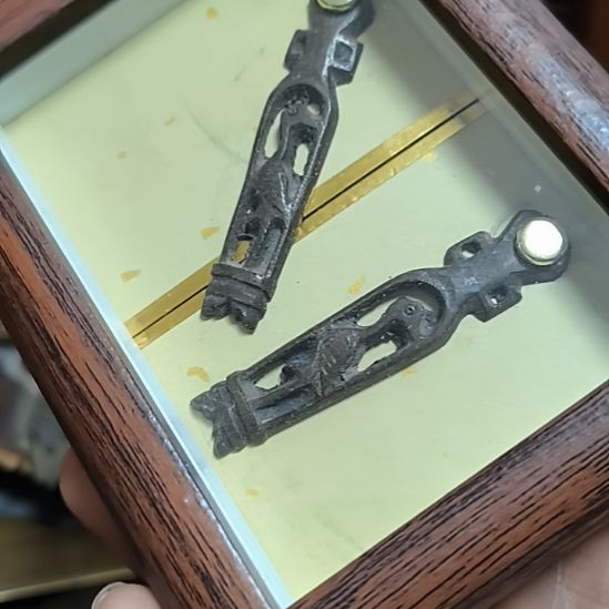 汇***材硅胶拉手一对，包浆自然