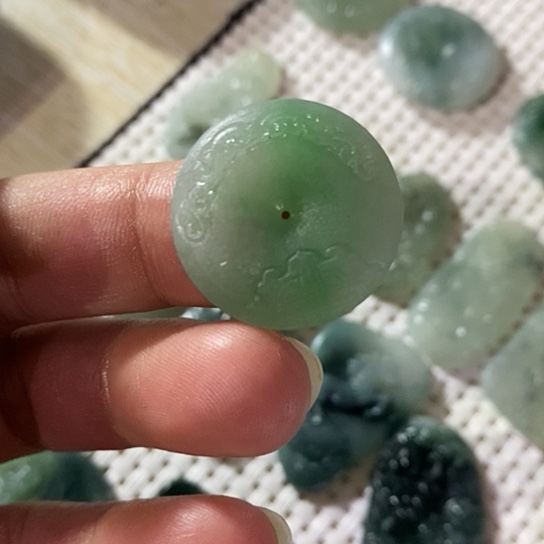 未镶嵌定制翡翠牌子