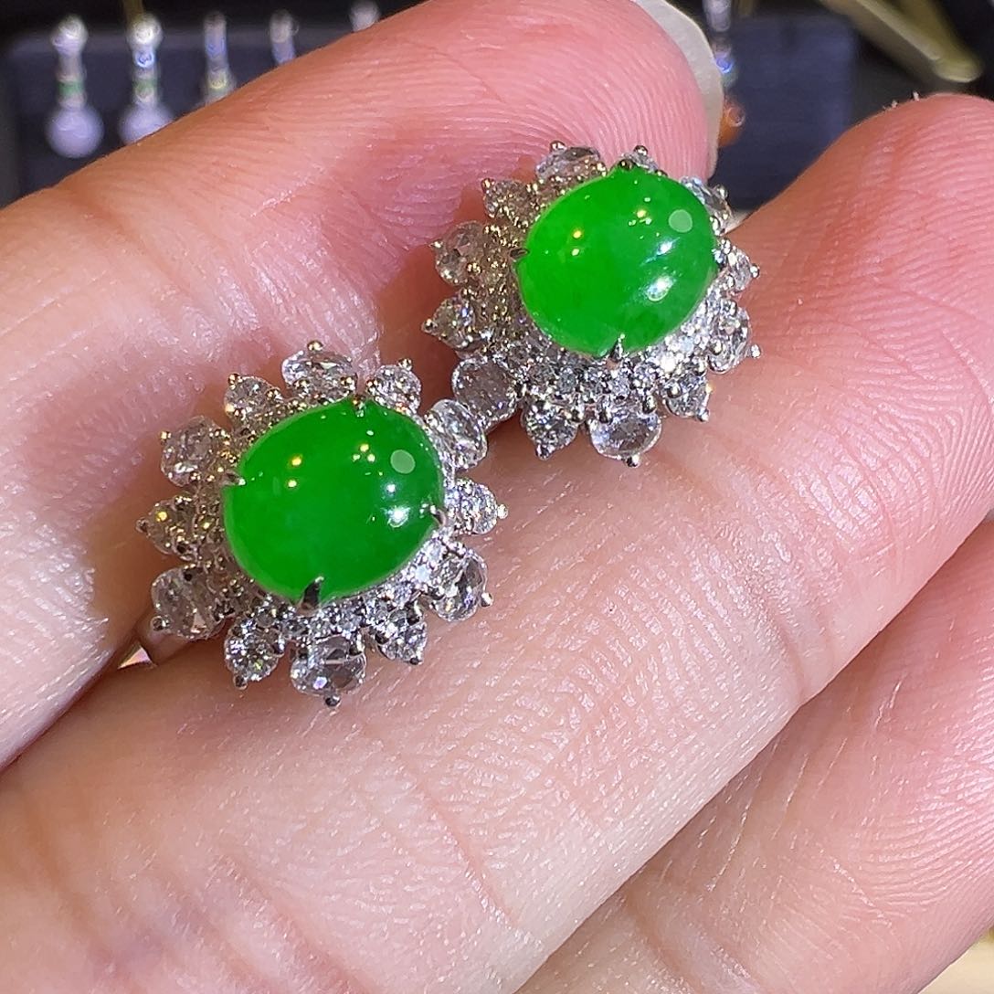 翡翠耳饰18K金镶嵌高冰种黄阳绿蛋面