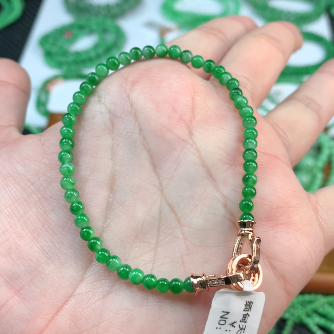 翡翠手链未镶嵌翡翠