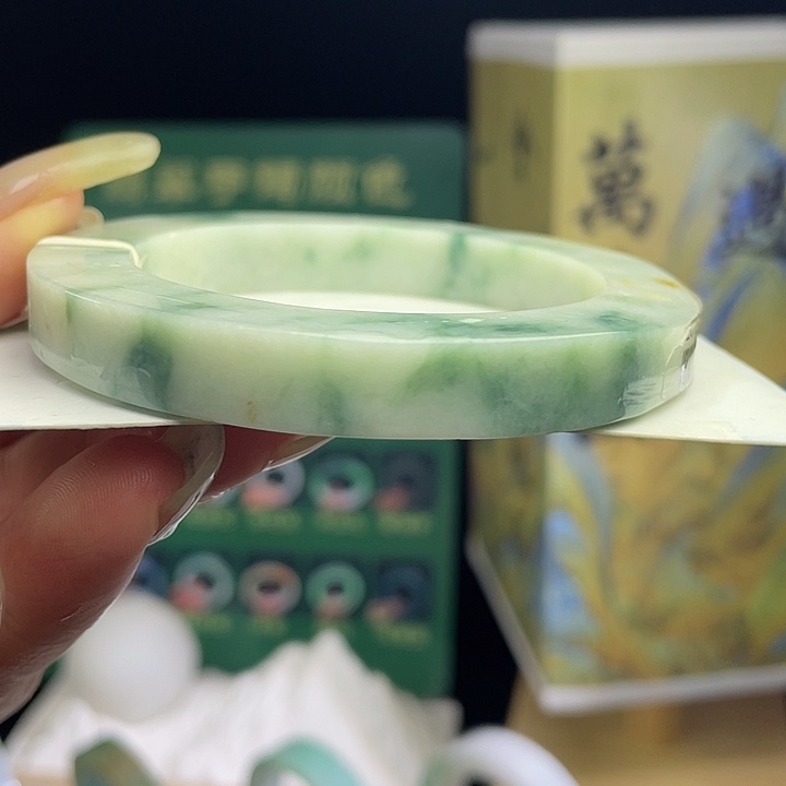 定制翡翠未镶嵌天然翡翠A货飘花洒金