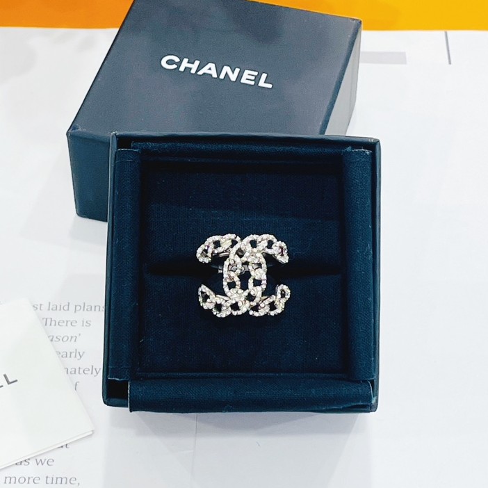 99新 Chanel/香奈儿 双C镂空戒指 logo水钻