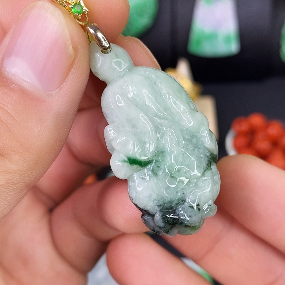 颈饰未镶嵌翡翠吊坠