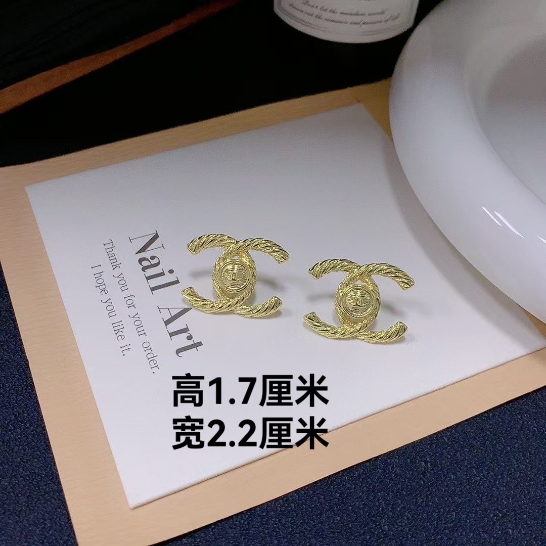 铜合金耳饰 合金耳钉轻奢精致时尚百搭耳饰金色气质耳环法式简约