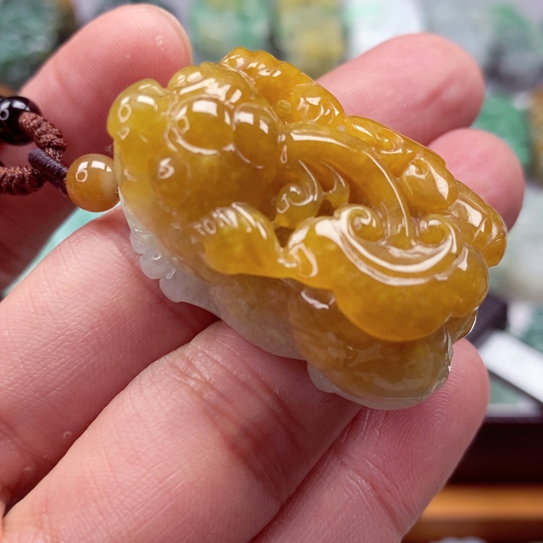 翡翠颈饰未镶嵌翡翠