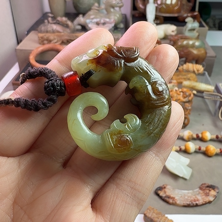 忒***忒和田玉（糖玉）未镶嵌颈饰
