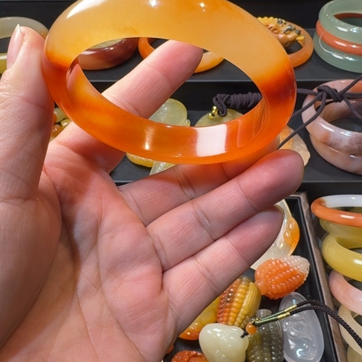 石英质玉（金丝玉）未镶嵌手镯56