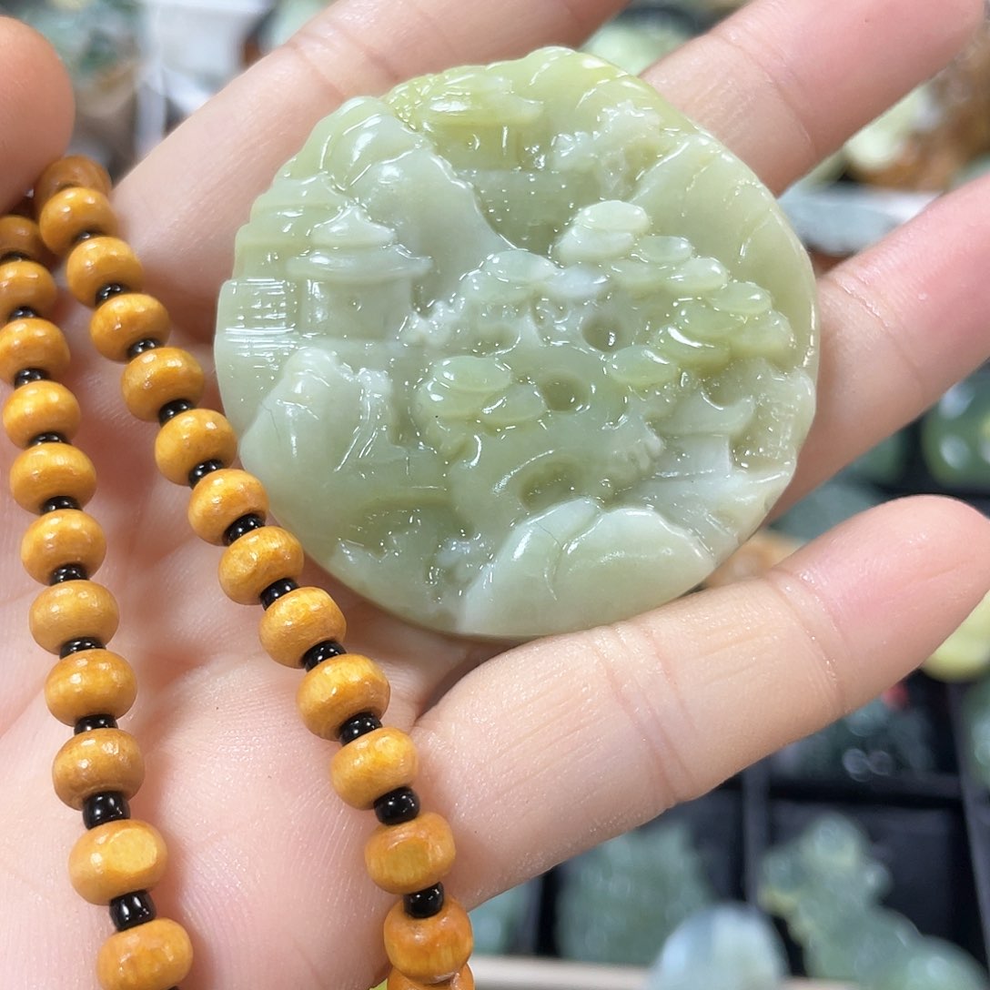 蛇纹石玉颈饰未镶嵌