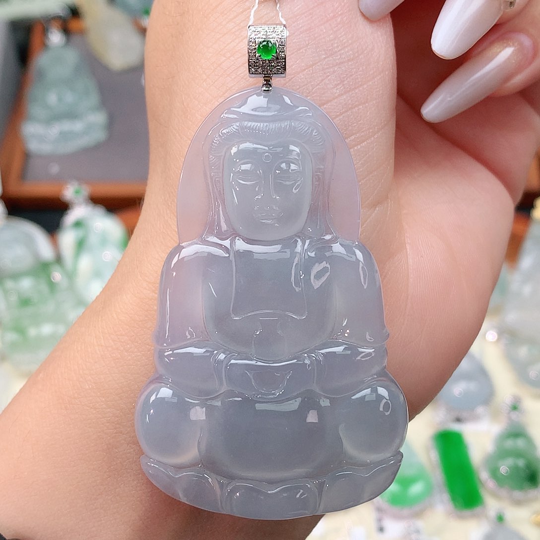 颈饰18K金镶嵌翡翠观音