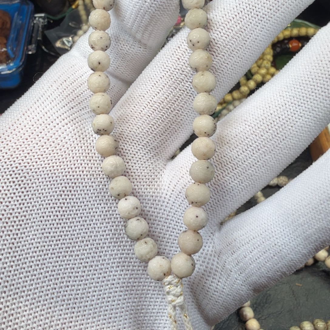 望***路手串星月菩提6.5荔枝纹冰料手持。