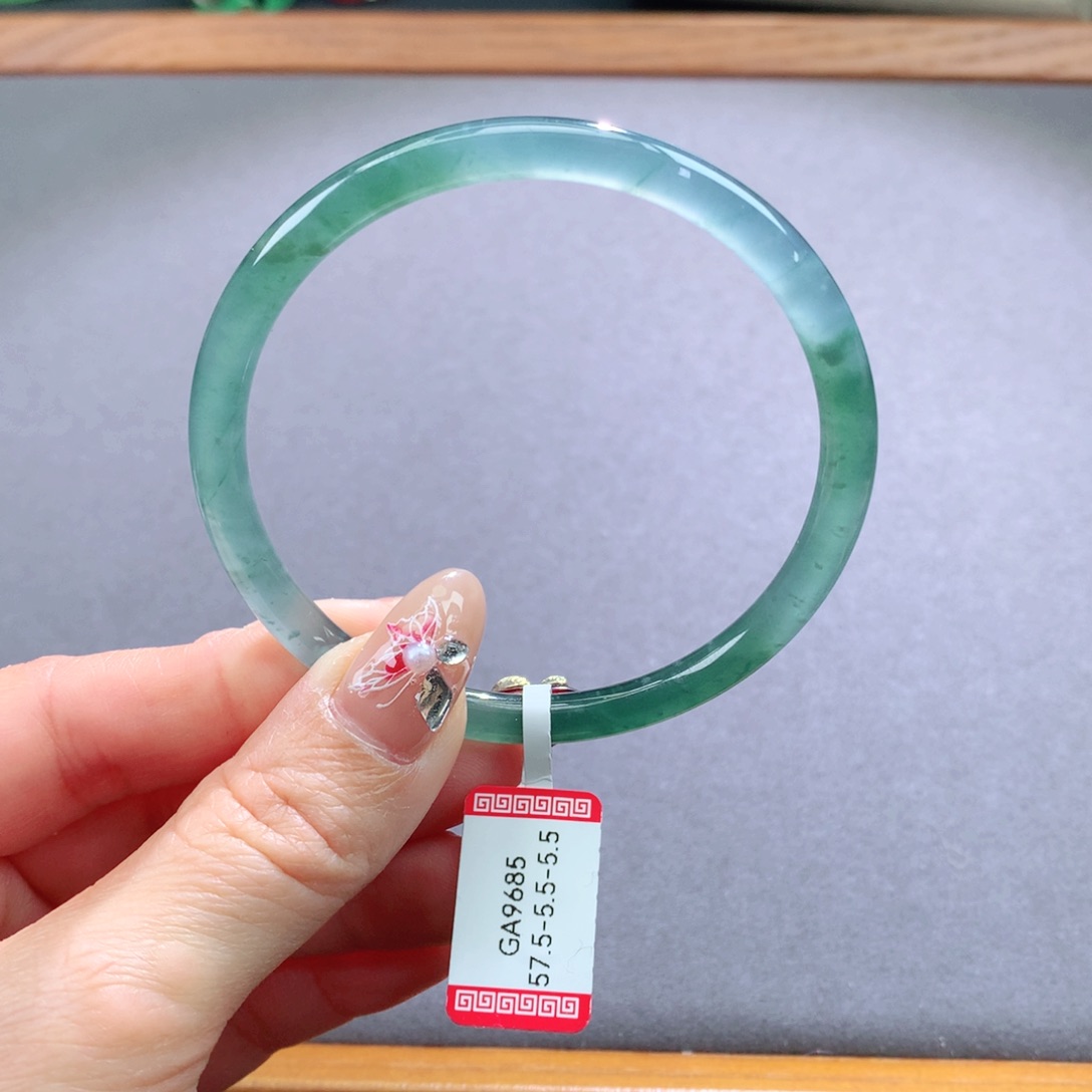 翡翠手镯未镶嵌天然翡翠手镯叮当镯