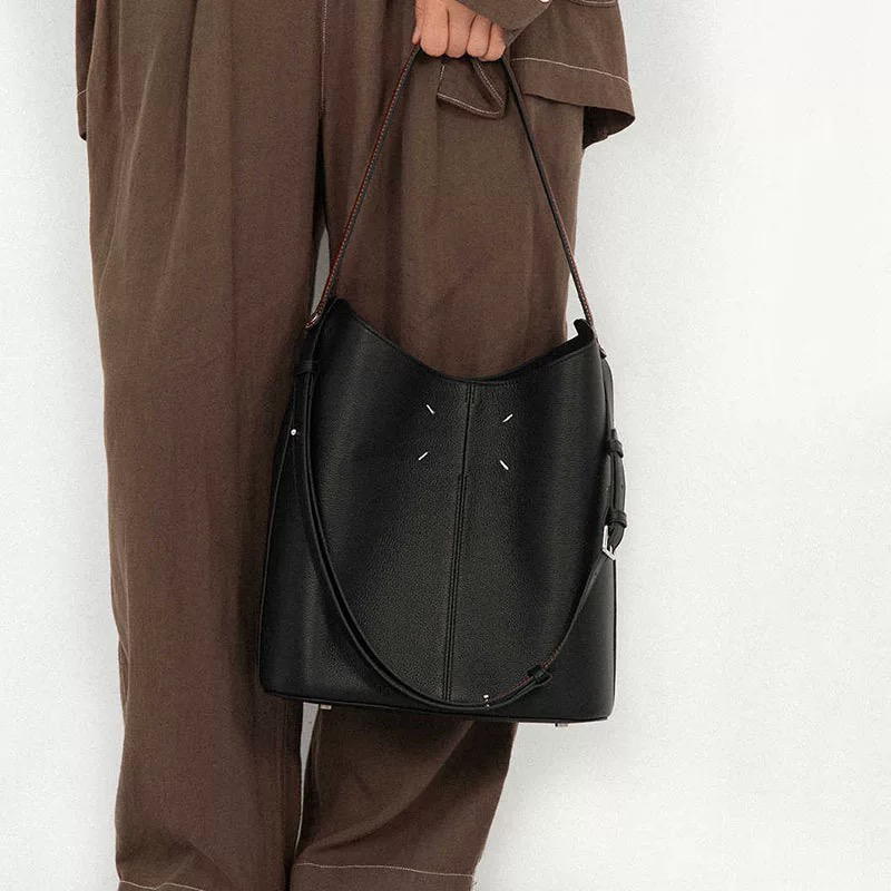头层牛皮马吉拉水桶单肩斜挎包