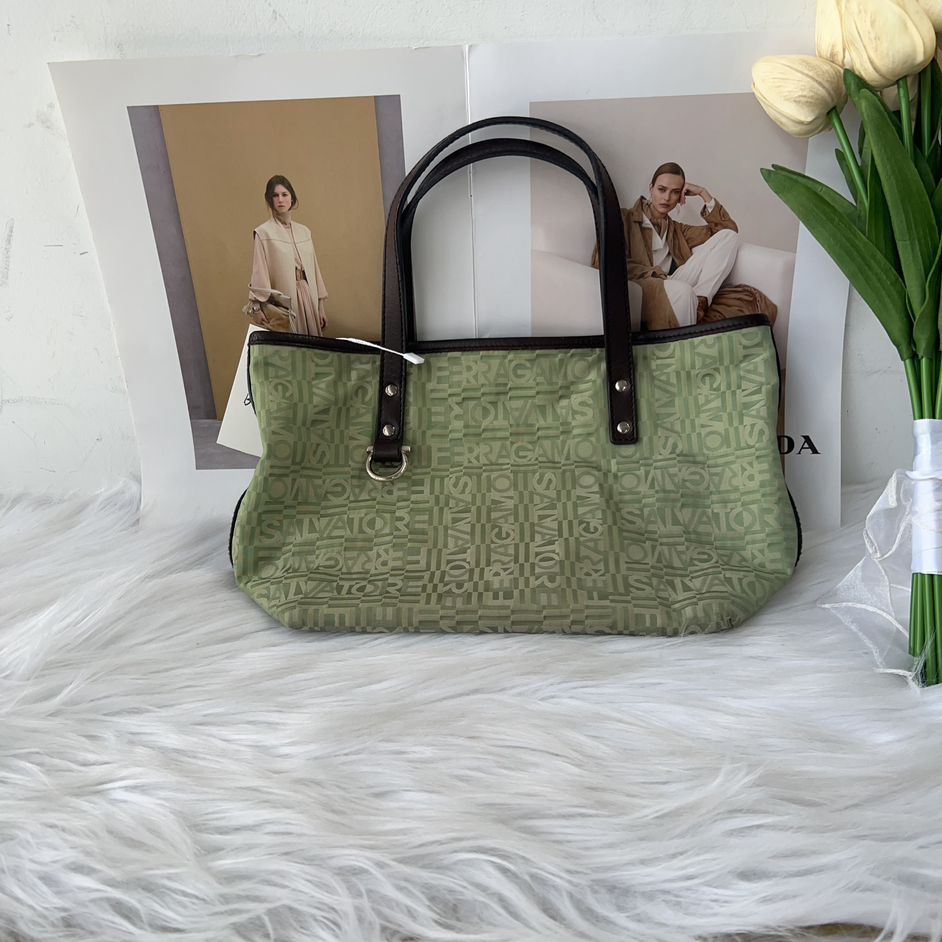 95新 FERRAGAMO/菲拉格慕 菲拉格慕百搭绿色小托特xh127