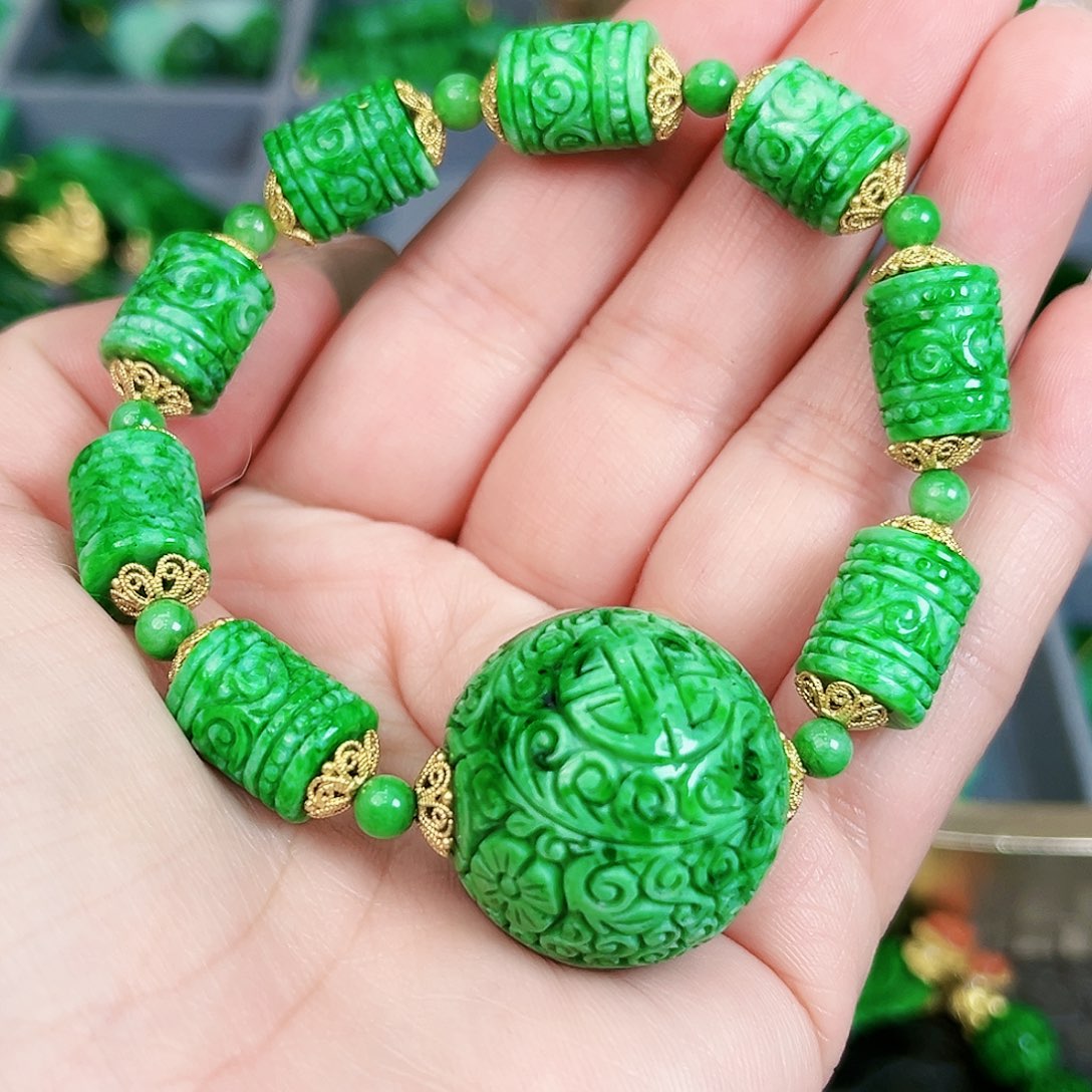 翡翠颈饰未镶嵌手链