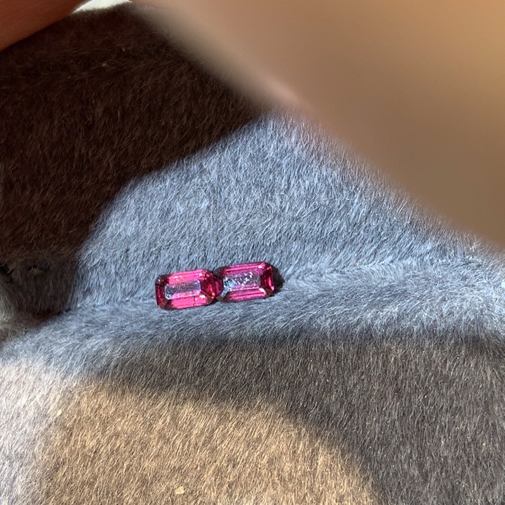 我***掌未镶嵌裸石石榴石1对