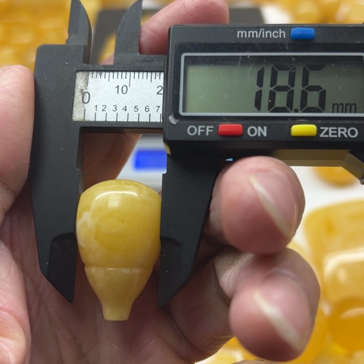 琥珀（矿物珀）未镶嵌裸石