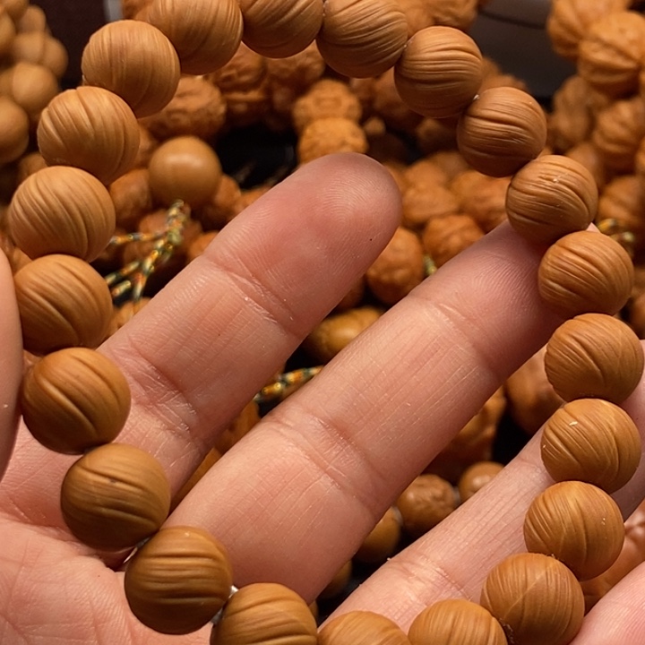 猴头核桃吊坠在这里祝你们