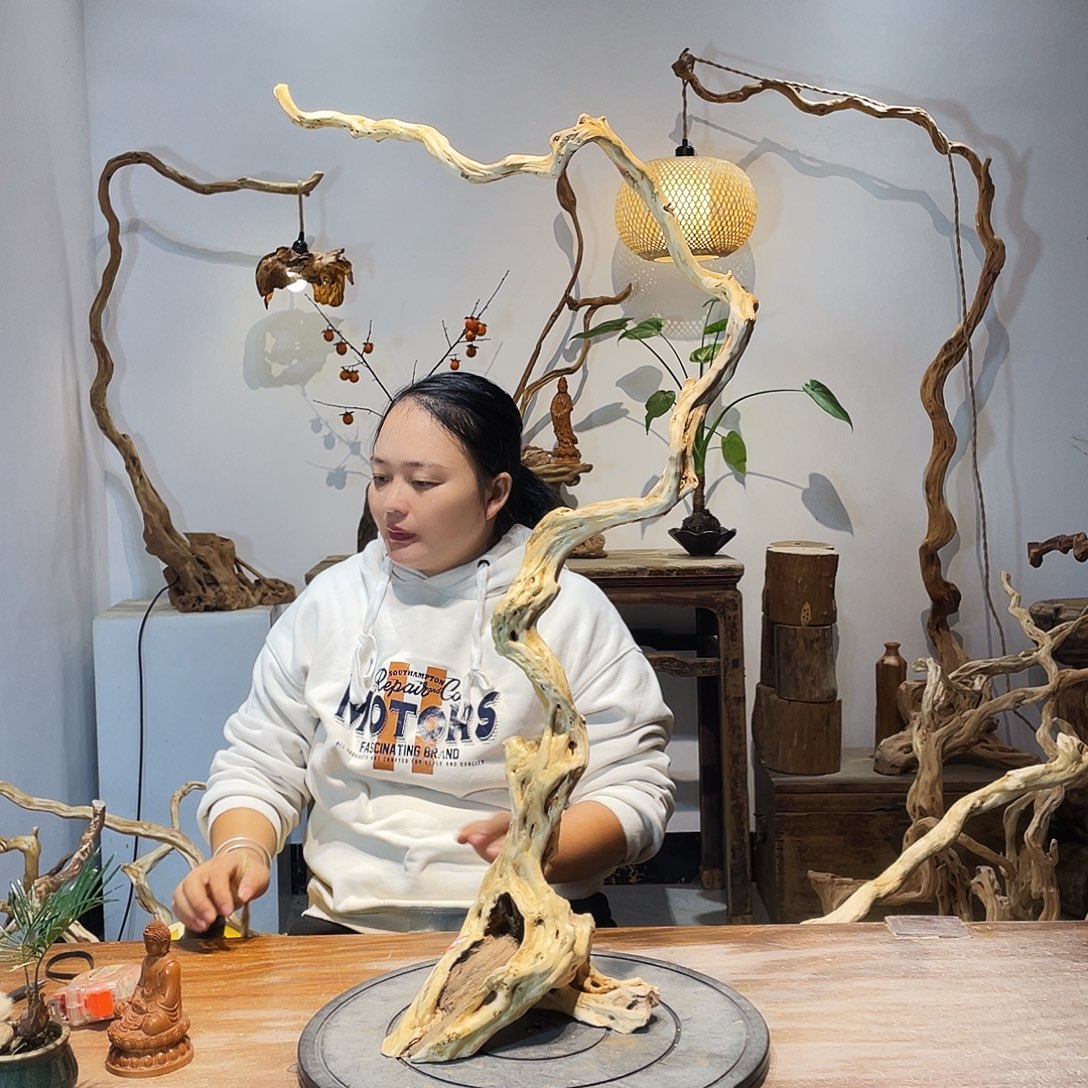 看***天然根雕陶制艺术品