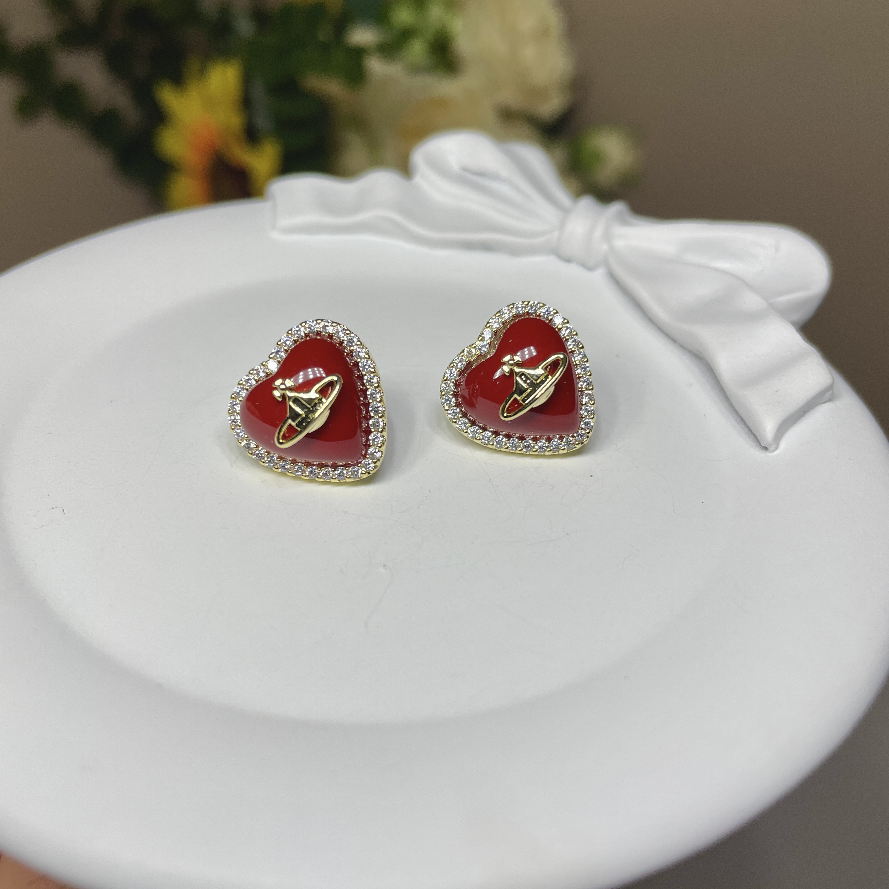 铜合金锆石耳饰 安格拉红色土星滴釉耳钉爱心轻奢耳饰复古法式