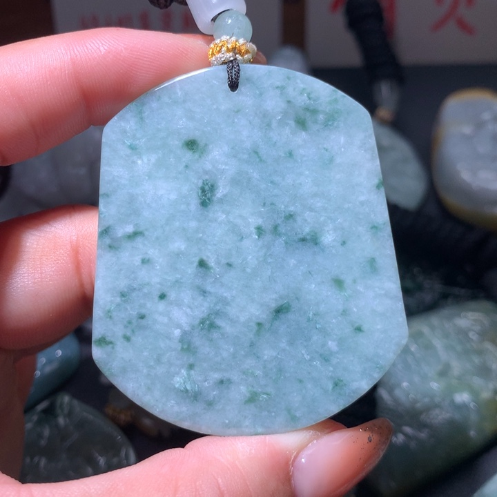 翡翠未镶嵌颈饰保真天然A货翡翠