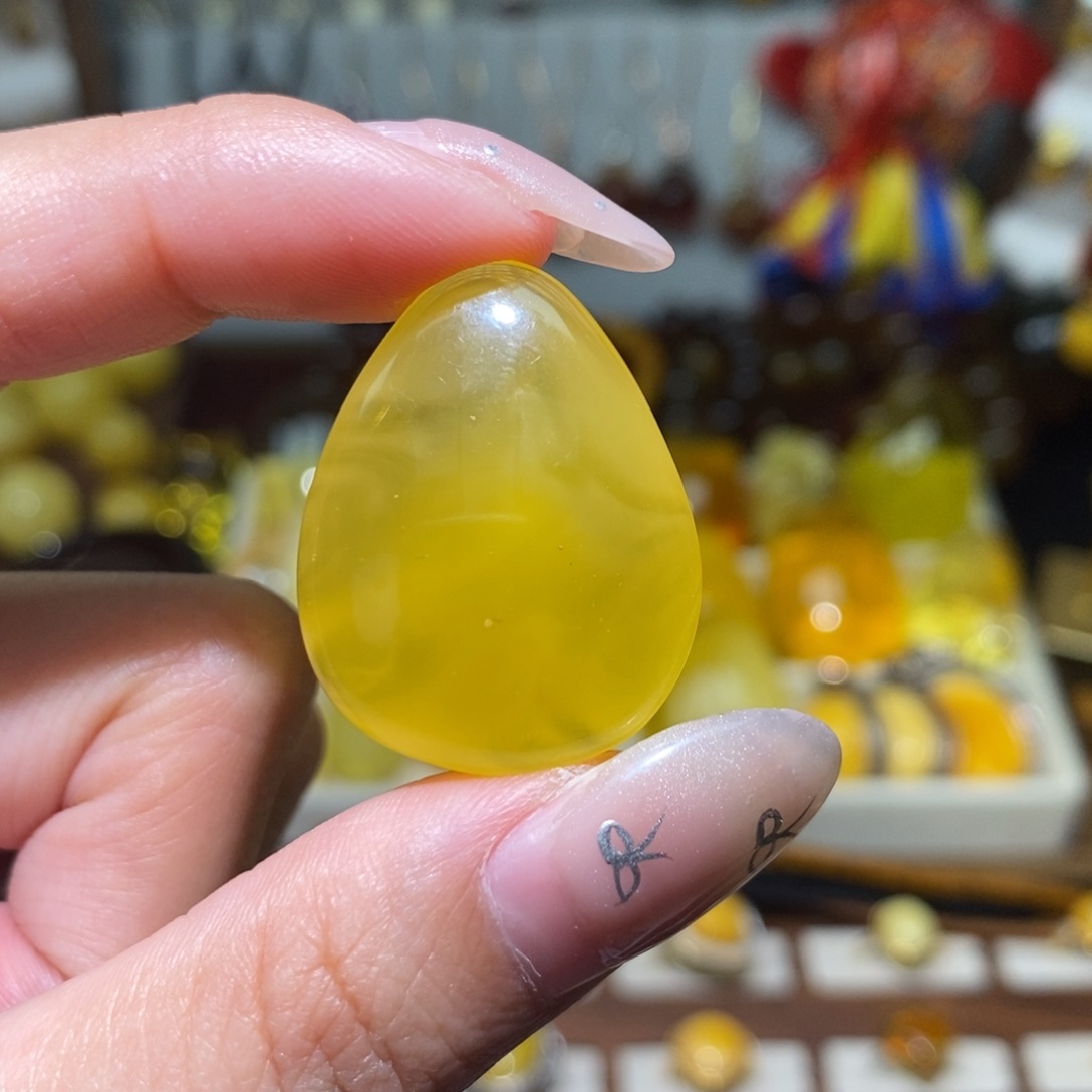 未镶嵌琥珀裸石成品