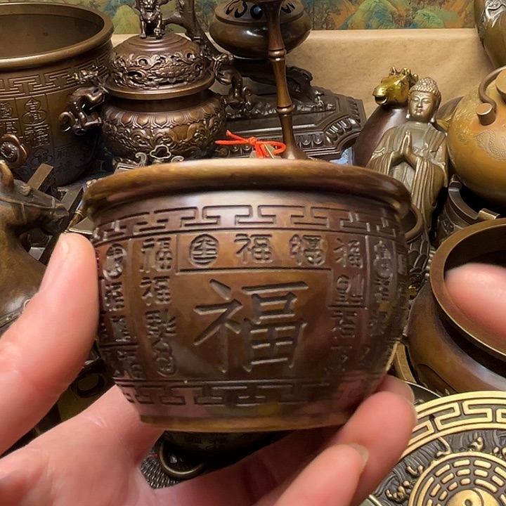 精美铜器批发档口